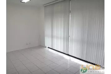 Conjunto Comercial no CENTRO CIVICO de 46,20 m²  - 08015.001-F