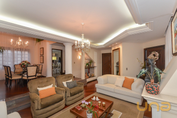 Casa no Parolin de 311,41 m² com 4 quartos  - 40280-CS