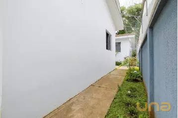 CASA RESIDENCIAL NO BIGORRILHO TÉRREA