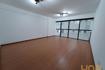 Conjunto Comercial no Centro Cívico de 40 m²  - 154130-I2