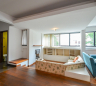 Apartamento com 3 dormitórios à venda, 218 m² por R$ 1.350.000