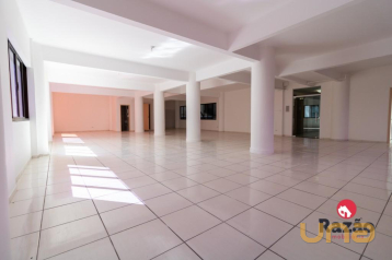 Imovel comercial com 72 m² no Centro