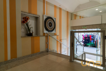Imovel comercial com 72 m² no Centro