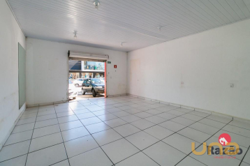 Loja com 50 m² no PINHEIRINHO