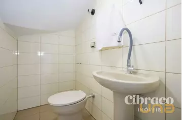 Sobrado com 3 quartos sendo 1 suíte no bairro Barreirinha, pró