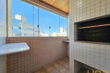 Apartamento com 3 dormitórios para alugar com 77,02m² no Ed. S