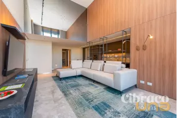 Apartamento com 2 quartos no bairro Batel, próximo a Praça do 