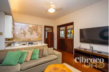 Apartamento com 3 quartos, no Batel próximo a praça do Japão.