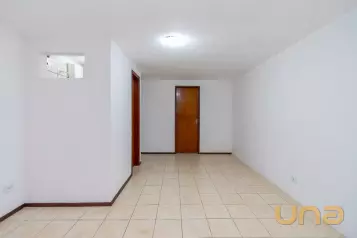 Casa 68m² com 03 quartos no Santa Cândida - Curitiba/PR.
