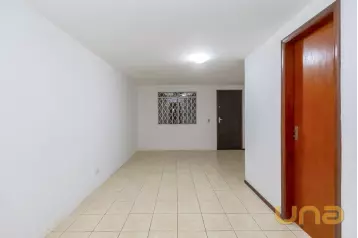 Casa 68m² com 03 quartos no Santa Cândida - Curitiba/PR.