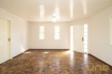 Casa em SANTA FELICIDADE com 218,70m²