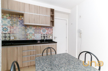Apartamento com 1 dormitório para alugar, 33 m² por R$ 2.571,0