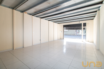 EXCELENTE COMPLEXO COM 9 LOJAS - 1.184,76 M² - CENTRO - REF.: 