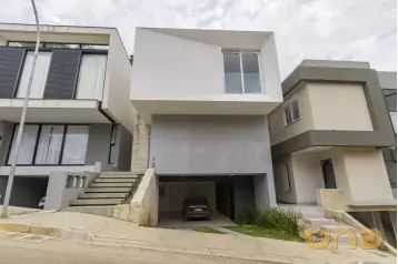 CASA 3 QUARTOS CONDOMINIO FECHADO NO CAMPO COMPRIDO