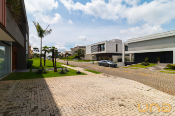 RESIDENCIA COM 03 QUARTOS-  ÁREA TOTAL 493,64m² - SANTA FELICI