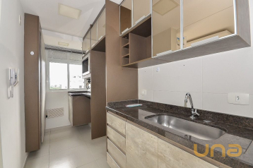 Apartamento com 2 dormitórios para alugar, 65 m² por R$ 2.500,