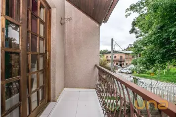 Sobrado 4 quartos no Santo Inácio.