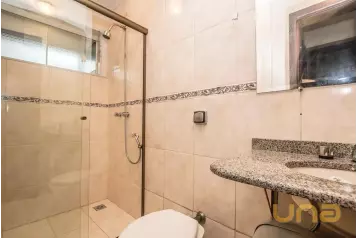 Sobrado 4 quartos no Santo Inácio.