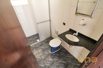 Imobiliária Cilar Aluga Casa 3 Quartos no Bacacheri com 185m²,