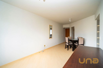 Apartamento com 3 dormitórios à venda, 76 m² por R$ 515.000,00