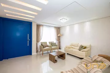 Casa de alto padrão em condomínio, aceita permuta!