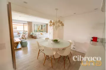 Apartamento com 3 quartos em Caiobá