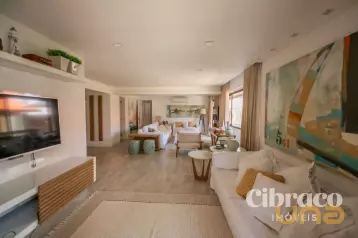 Apartamento com 3 quartos em Caiobá