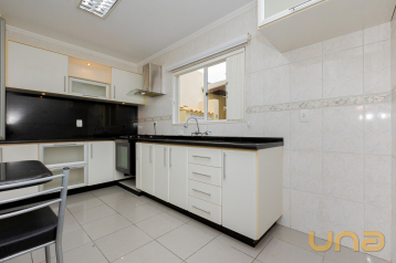 Sobrado no JARDIM PINHEIROS com 191,25m2