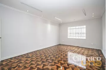 Casa no Rebouças com 610 m²