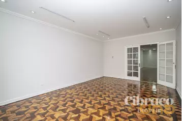Casa no Rebouças com 610 m²