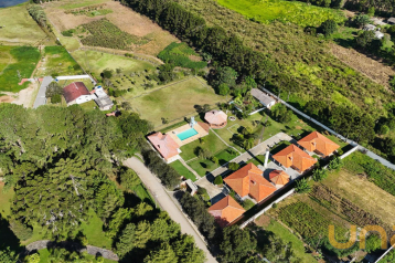 CHÁCARA COM 7 QUARTOS - ÁREA TOTAL 22.961,80m² - CAMPO DE FORA