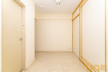 Conjunto comercial no CENTRO CIVICO com 54,75m²