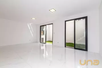 Sobrado em SANTA FELICIDADE com 146,89m²