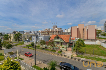 Apartamento com 3 dormitórios à venda, 80 m² por R$ 645.000,00