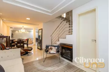 Sobrado com 190m² no Bacacheri