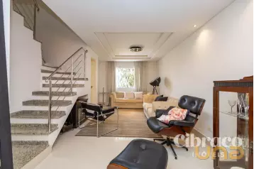 Sobrado com 190m² no Bacacheri