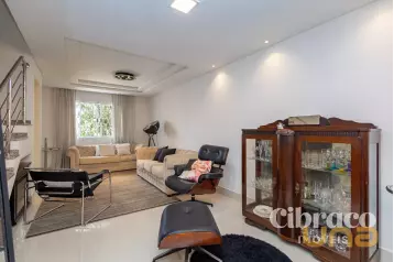 Sobrado com 190m² no Bacacheri