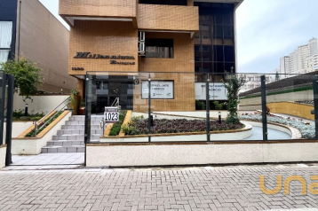 Conjunto para alugar por R$ 800,00/mês - Centro - Curitiba/PR