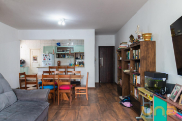APARTAMENTO COM 3 QUARTOS - ÁREA TOTAL DE 134,10 m² - CENTRO -