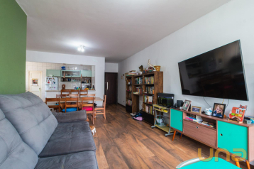 APARTAMENTO COM 3 QUARTOS - ÁREA TOTAL DE 134,10 m² - CENTRO -