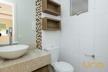 Sobrado em condominio em SANTA FELICIDADE com 139,67m² 