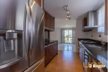 Casa térrea  em condomínio em Santa Felicidade 2 suites