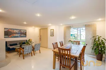 Casa térrea  em condomínio em Santa Felicidade 2 suites