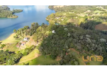 Chácara com frente para a represa do Passaúna