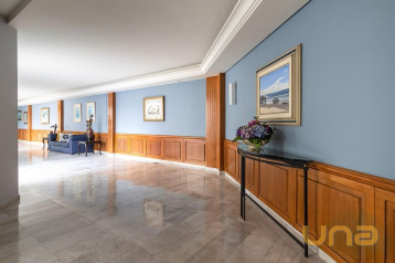 APARTAMENTO COM 2 QUARTOS - ÁREA TOTAL DE 96,26 m² - CENTRO - 