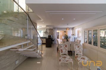 Sobrado no Botiatuva de 455,00 m²  - 11475.001-CLA