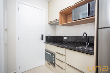 Studio Mobiliado 28m² com 01 quarto no Centro - Curitiba/PR