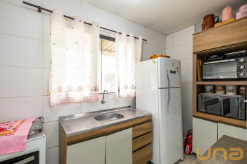 Casa 50m² com 03 quartos no Jardim Iruama - Campo Largo/PR