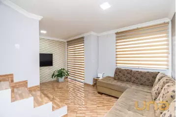 Tríplex em Almirante Tamandaré com 2 suítes