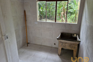 Casa para alugar, 110 m² por R$ 1.500,00/mês - Sambaqui - Morr